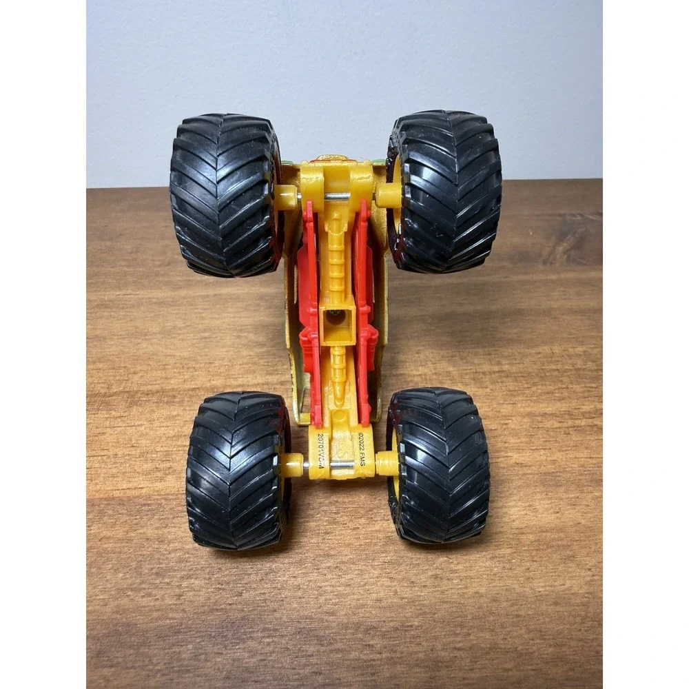Spin Master Monster Jam Gold 40th Anniversary Exclusive Grave Digger